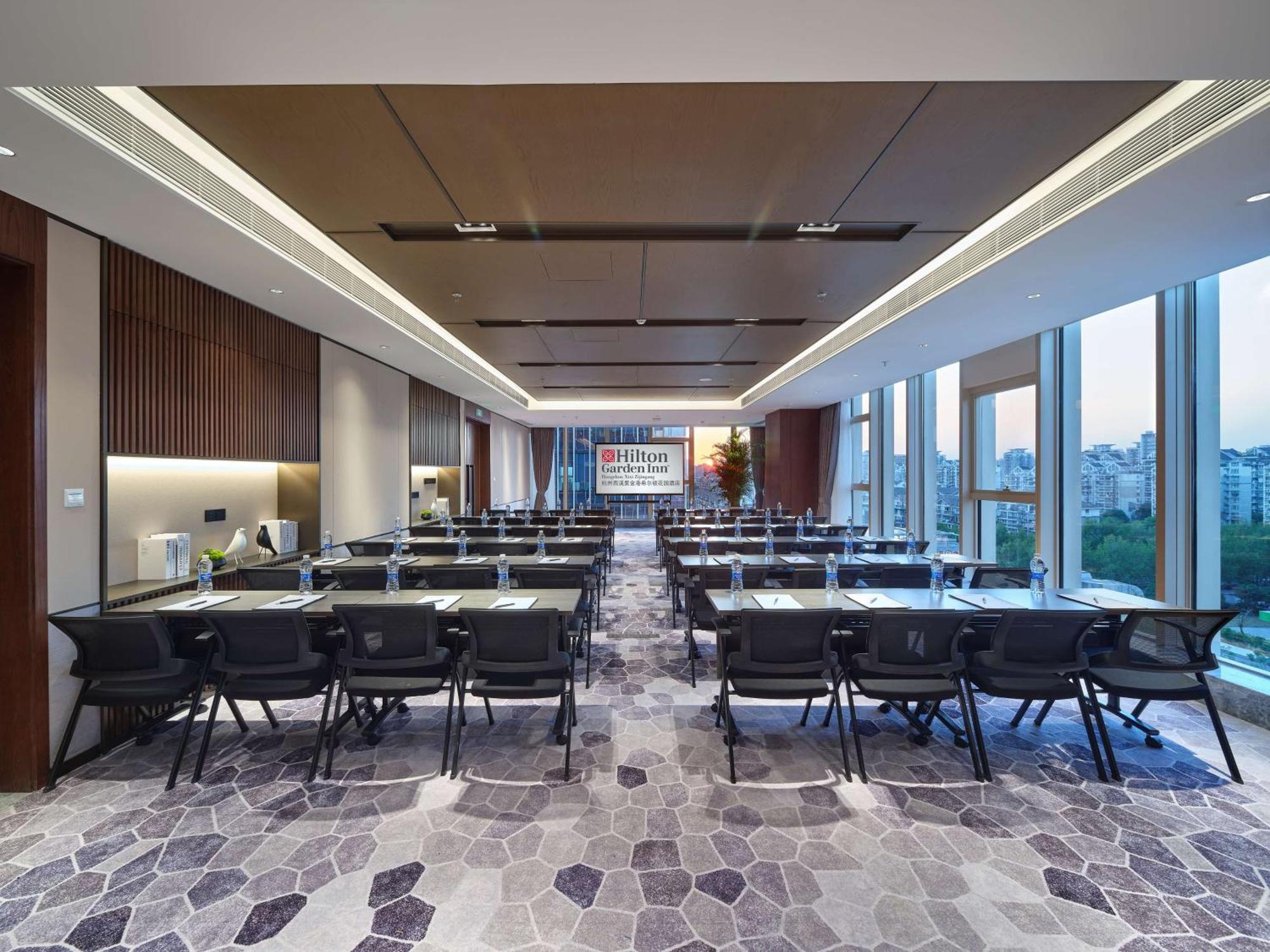 Hilton Garden Inn Hangzhou Xixi Zijingang ภายนอก รูปภาพ